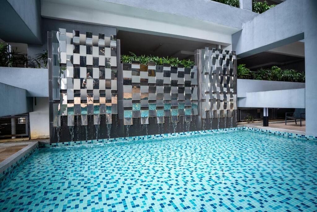 Neu By Cozy Unit L20rb Near Klcc & Jelatek Lrt Apartemen *