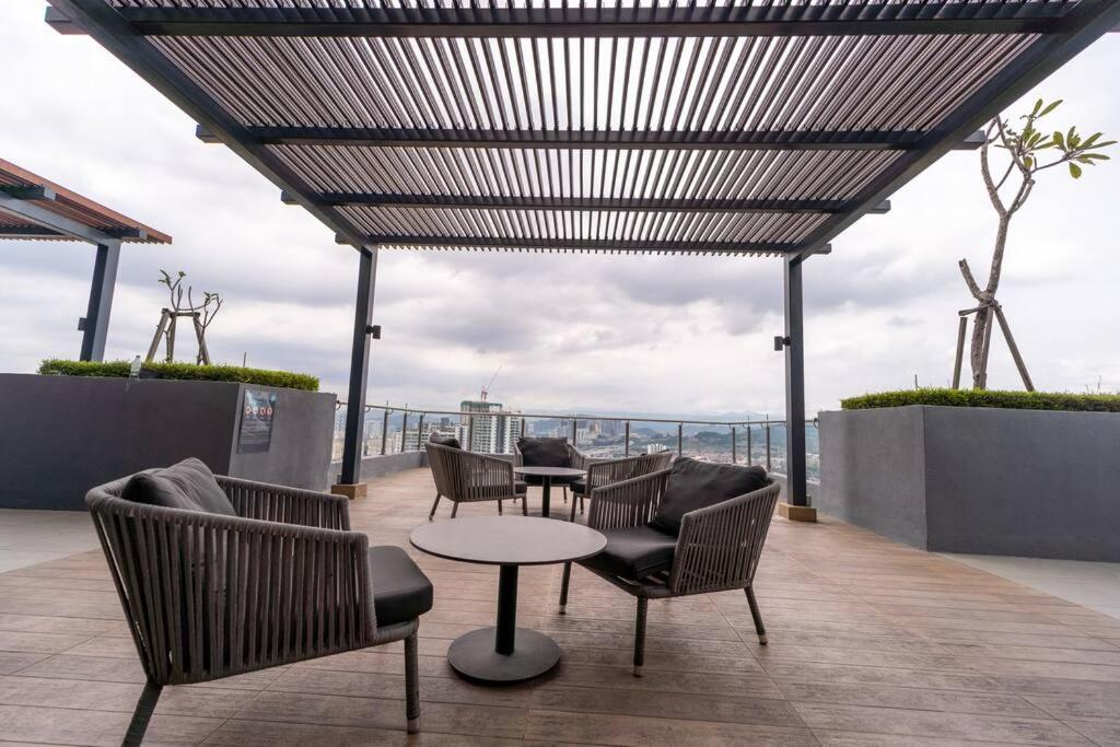 Neu By Cozy Unit L20rb Near Klcc & Jelatek Lrt Apartemen Kuala Lumpur